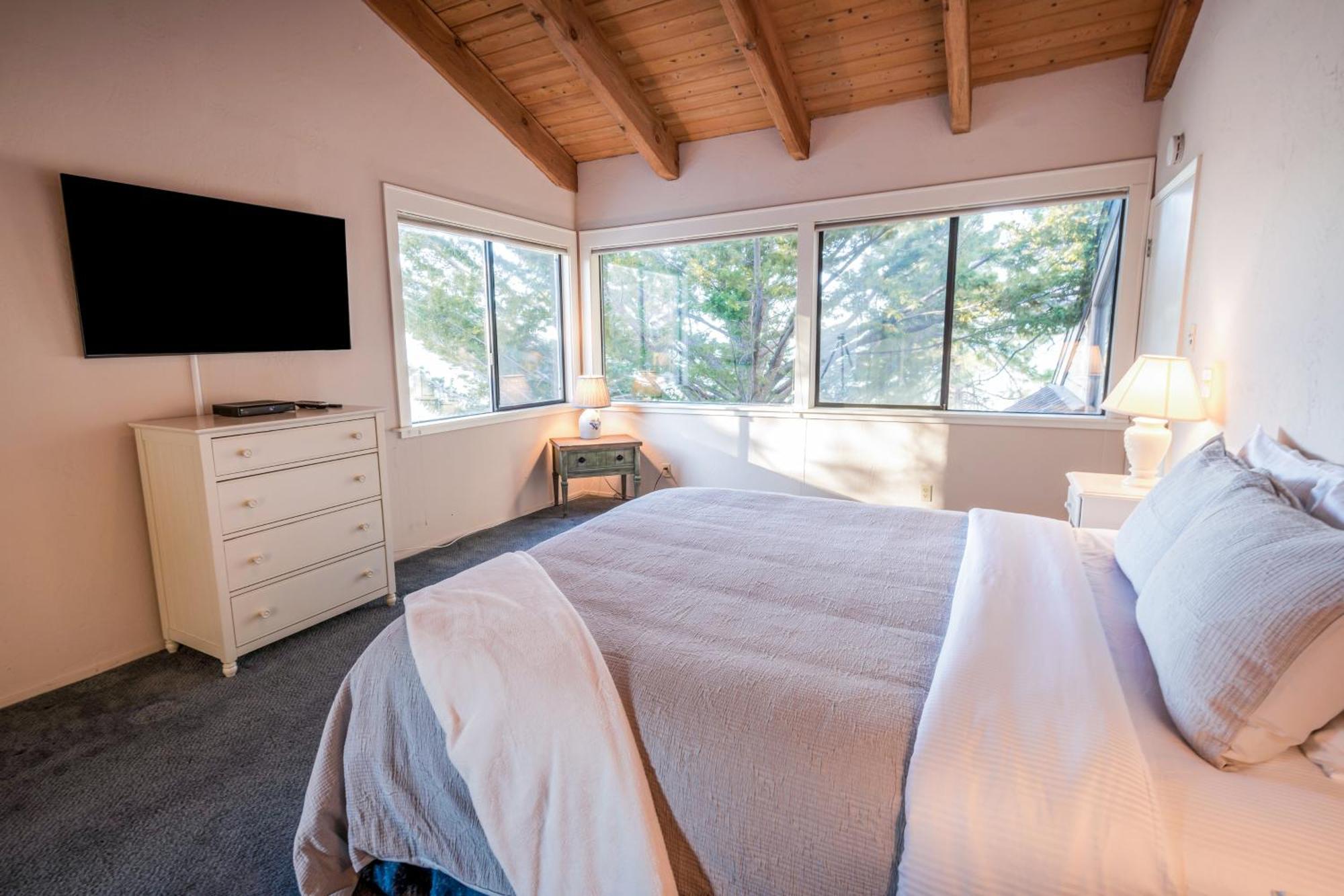 Lakeland Village South Lake Tahoe Room photo